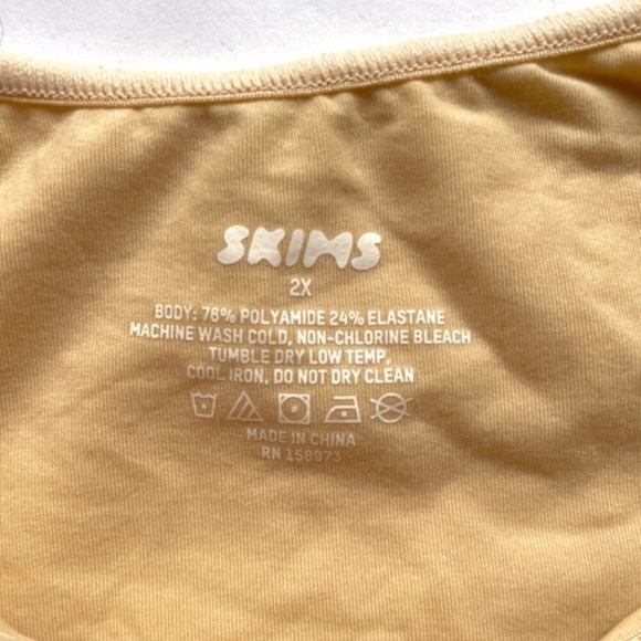 SKIMS Beige Essential Mock Neck Sleeveless Bodysuit -  2X, new with tags! - Picture 4 of 7